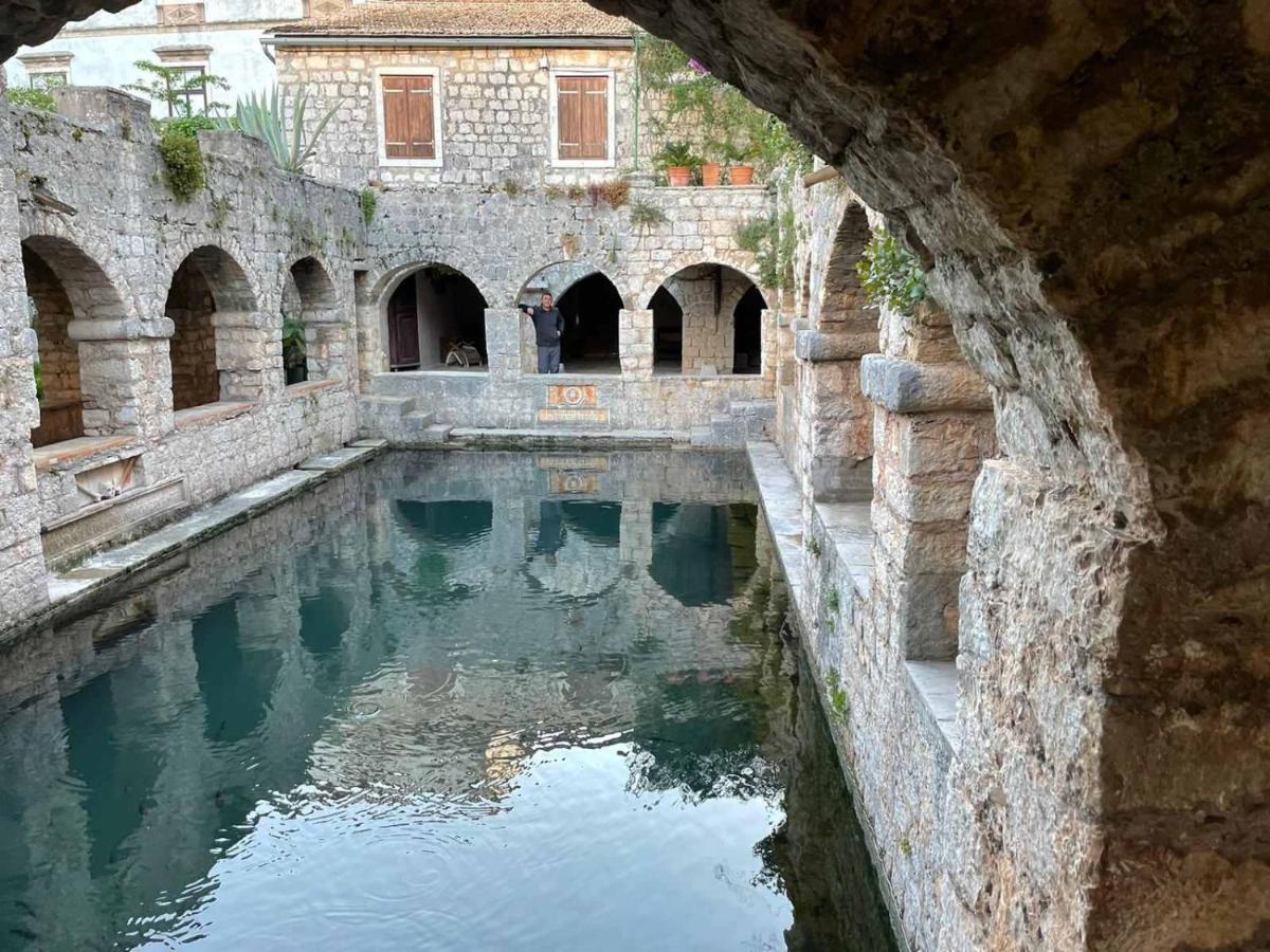 Apartman Tudor Stari Grad  Kültér fotó